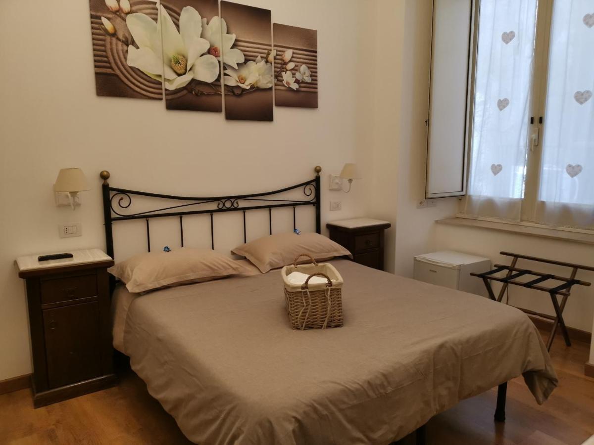 Napoli Pietrasanta Lt Acomodação com café da manhã Exterior foto