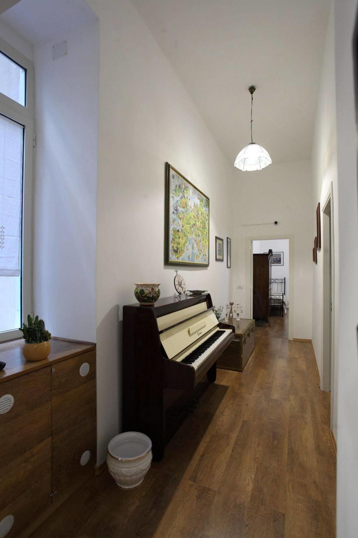 Napoli Pietrasanta Lt Acomodação com café da manhã Exterior foto